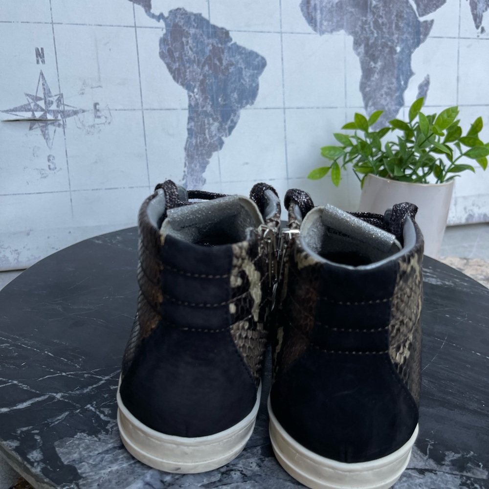 P448 John Side Zip White Snake Python Distressed … - image 4